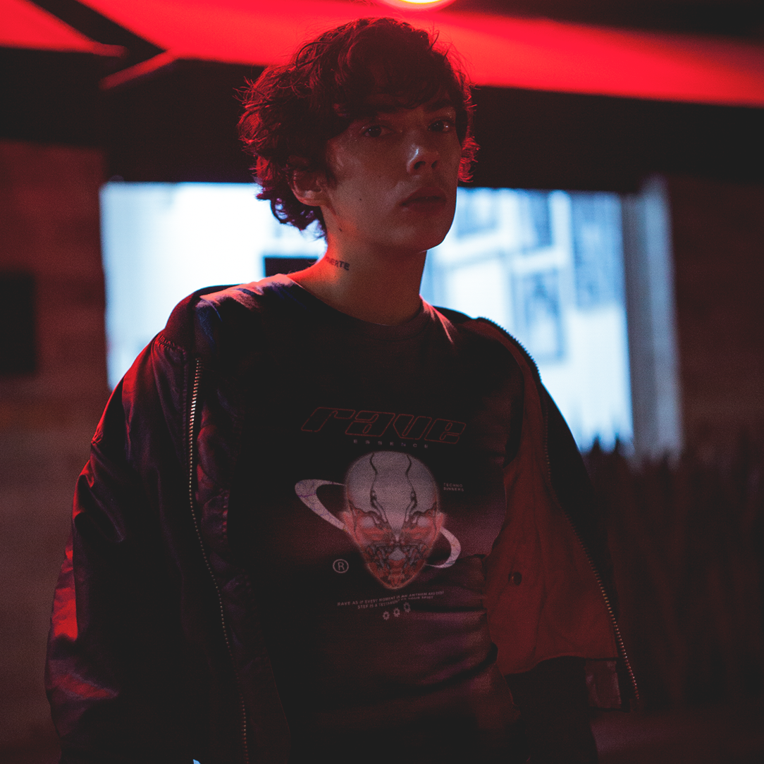 RAVE ESSENCE OVERSIZED SHIRT